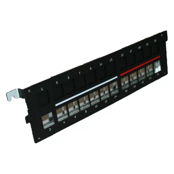 Metallrahmen vorgesehen für 24 RJ45 Kupplungen