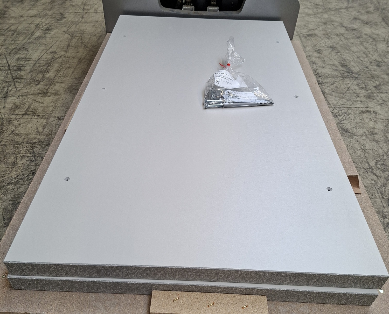 Rückwand f. E30 Schrank  42mm zur freien Aufstellung , 2 teilig
